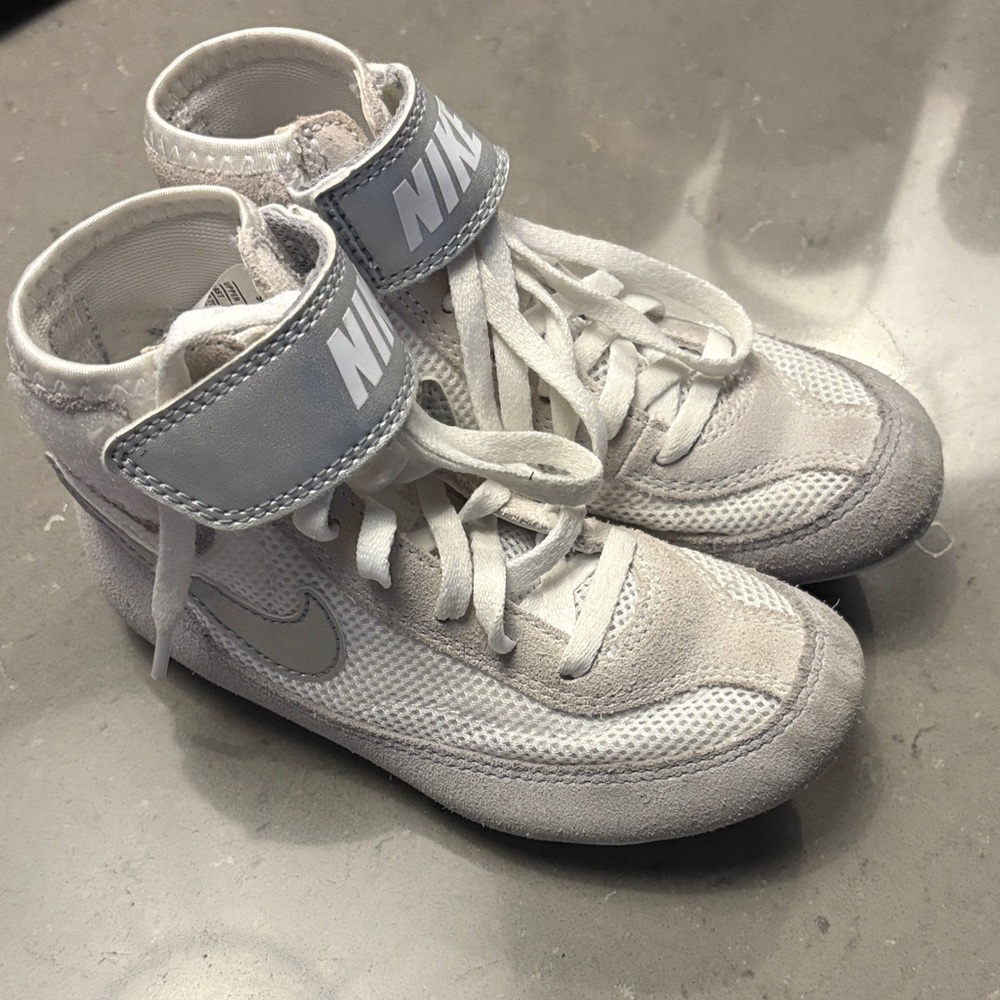 Nike Kids High-Top Wrestling Shoes Size 12